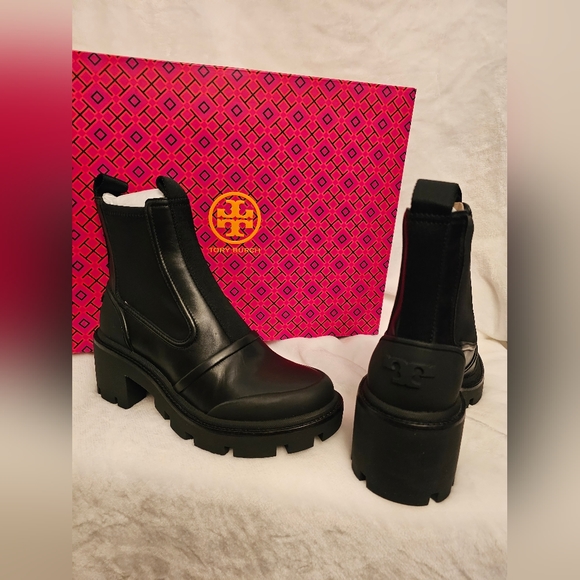 📢 SALE *00342-002 NEW! TORY BURCH Chelsea Lug Sole Ankle Boots - Picture 4 of 15